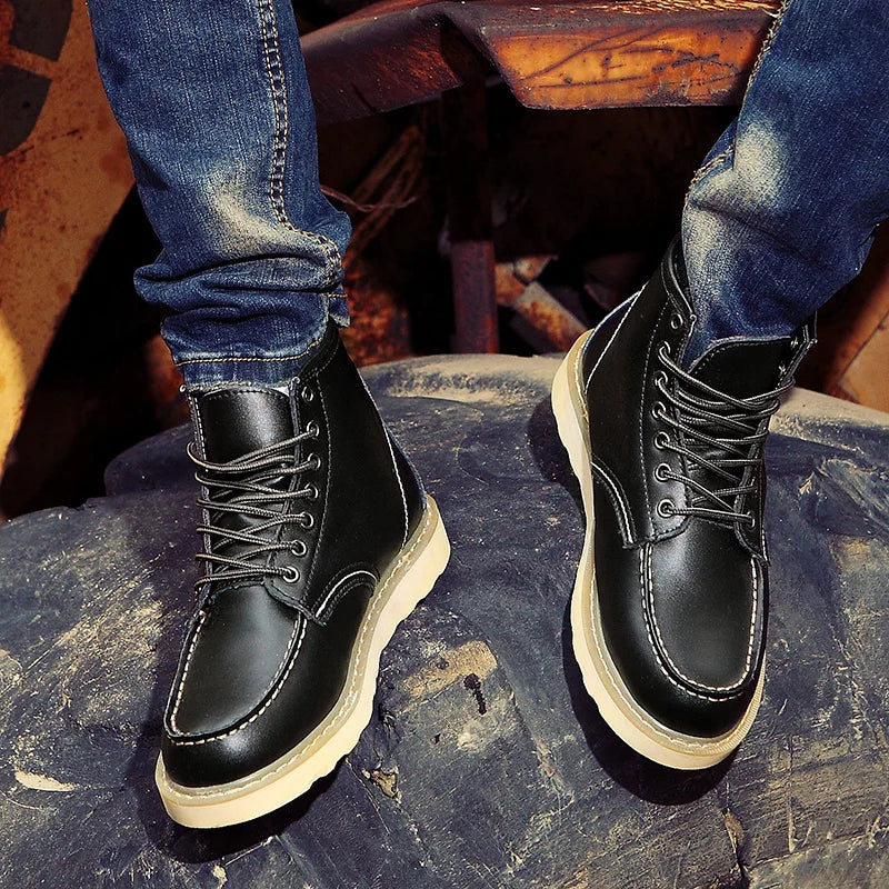 CLASSIC LACE-UP BOOTS FOR MEN