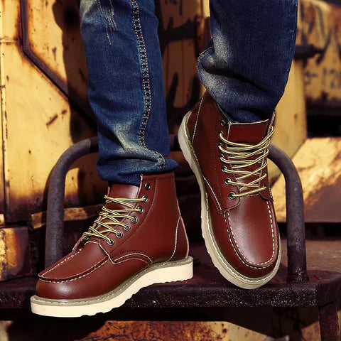 CLASSIC LACE-UP BOOTS FOR MEN