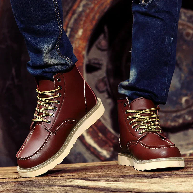 CLASSIC LACE-UP BOOTS FOR MEN